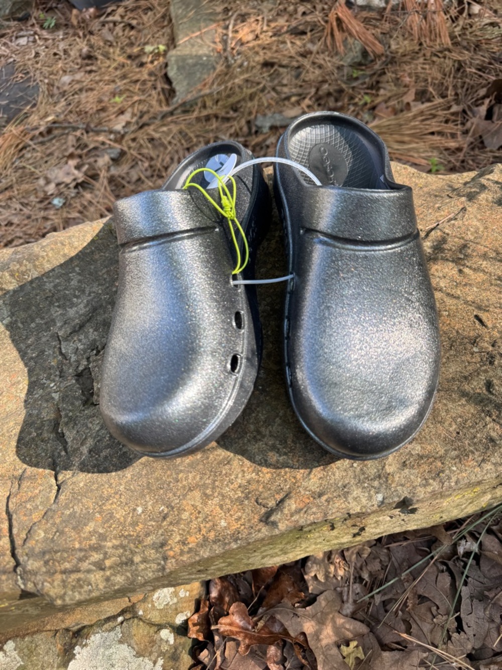 OOFOS Metallic Charcoal Black Slip-On Clogs